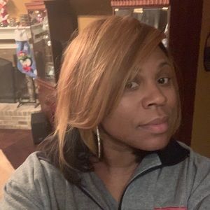 Meet your Posher, Dionne
